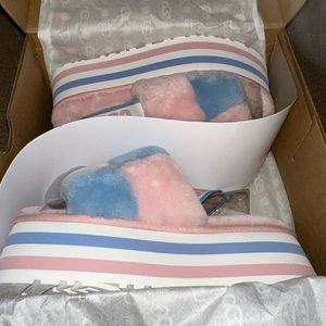 UGG Platform Slides. Women’s size 7.